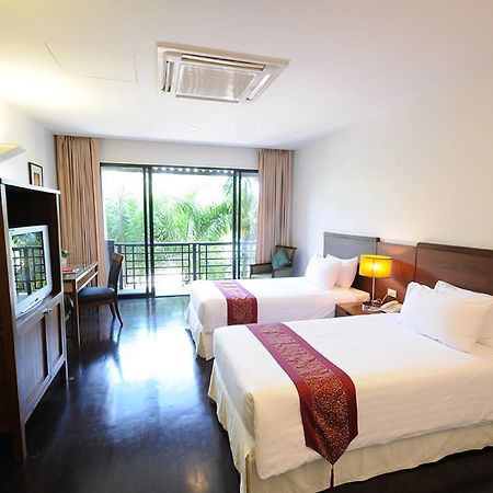 Suwan Golf & Country Club Guest House Nakhon Chai Si Exterior photo