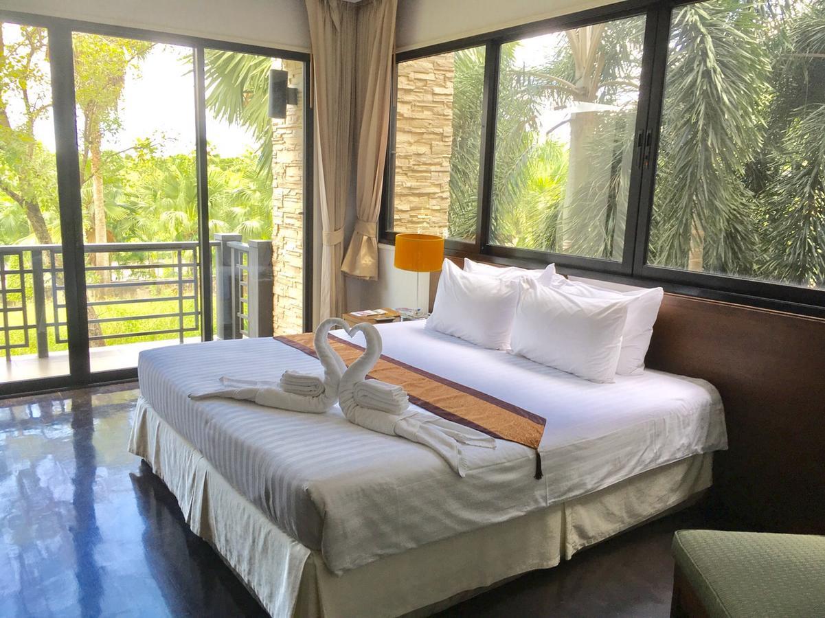 Suwan Golf & Country Club Guest House Nakhon Chai Si Exterior photo