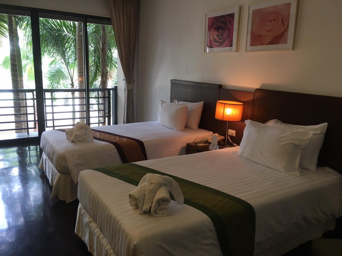 Suwan Golf & Country Club Guest House Nakhon Chai Si Exterior photo